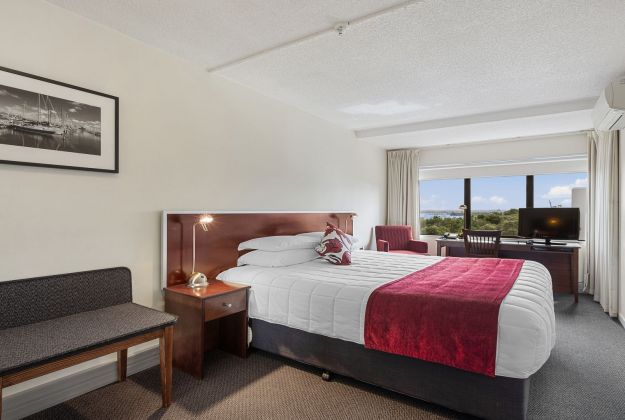 A Standard King Room At the Parnell Hotel | Auckland Accommodation