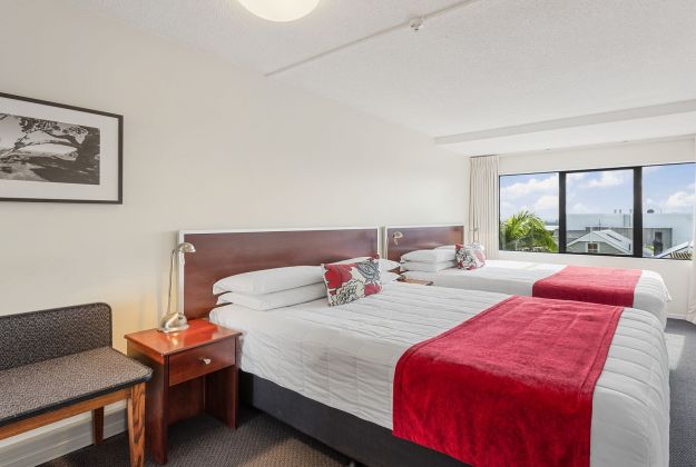 One Bedroom Apartment with Balcony | Parnell Hotel | Auckland